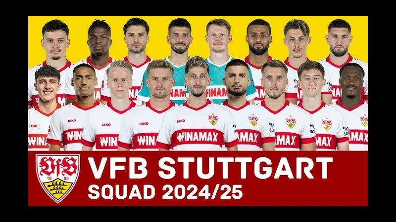 Cầu thủ Celtic và Stuttgart tranh chấp bóng trước khung thành Cầu thủ Celtic và Stuttgart tranh chấp bóng trước khung thành